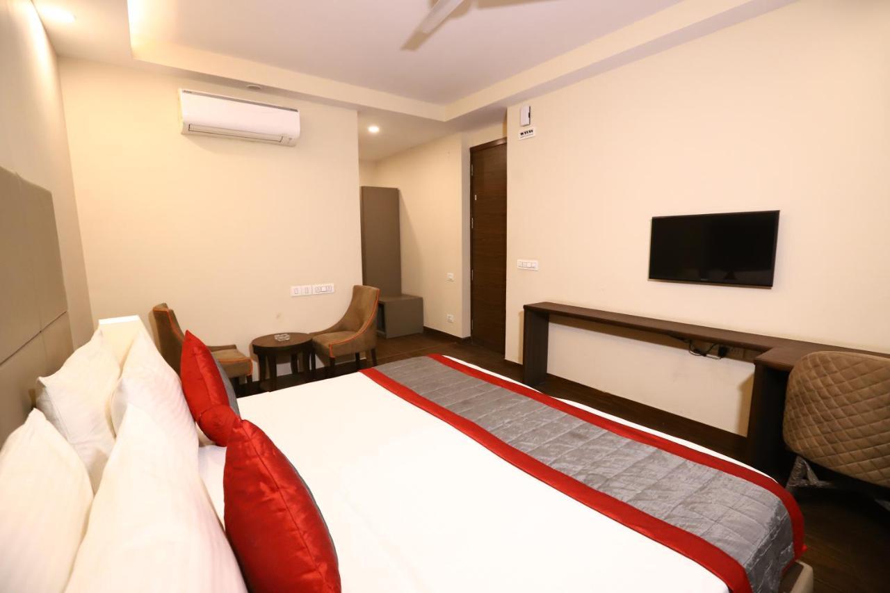 Hotel Azulo Inn Bhikaji Cama Place Delhi - Couple Friendly Local Ids Accepted Új-Delhi Kültér fotó